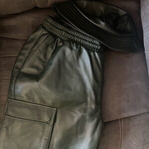 Elegant Green Leather Shorts